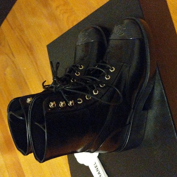 Chanel lace ups boot - Picture 7 of 16